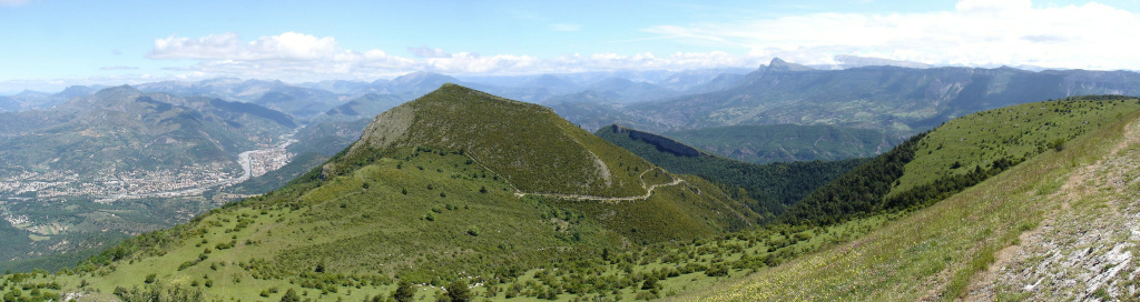 Vers le Nord : Autour du Cousson, de Digne à la montagne de Coupe en passant par les Monges