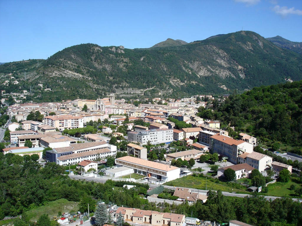 #1 Digne centre : C Digne centre : C'est parti!
Vue depuis la piste au-dessus de Barbejas