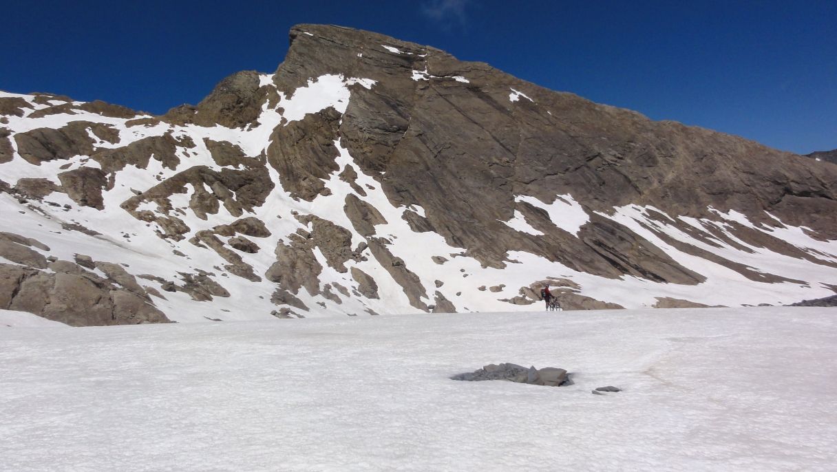 #11 Centrale de la Saussaz (3361m) : JBF (~1m80) Centrale de la Saussaz (3361m) : JBF (~1m80)