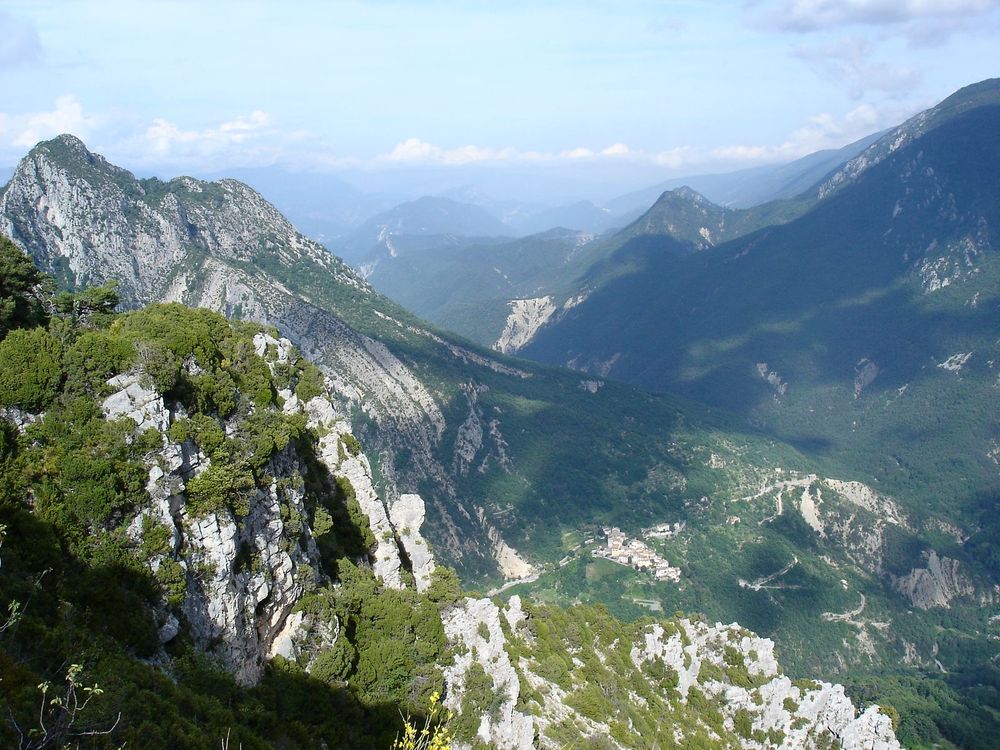 Longue descente en vue : Aiglun est en bas... ça va être bon!