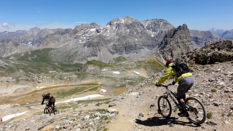 #10 descente sommet : ça zippe descente sommet : ça zippe