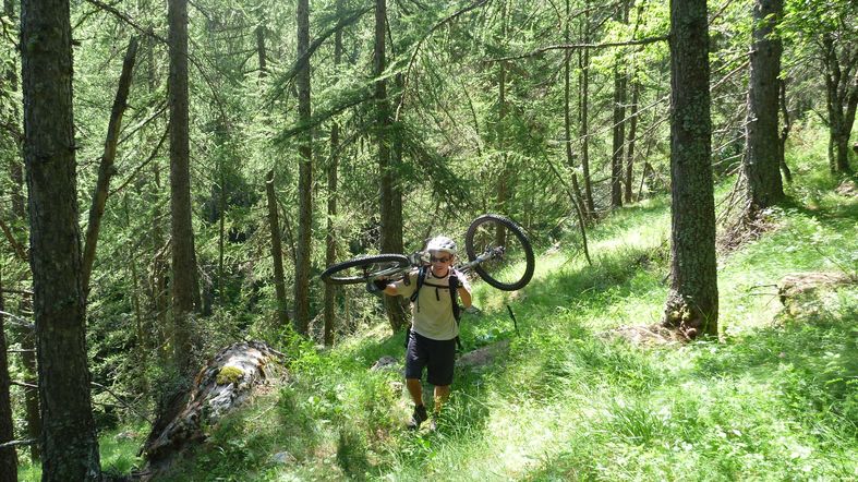 #5 Vallon de Lechio bis : Le portage du vallon de Lechio Vallon de Lechio bis : Le portage du vallon de Lechio