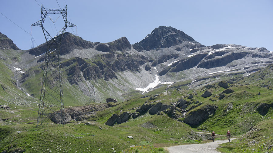 #7 vers le refuge Sogno di Berdze : on pourrait pas les enterrer vers le refuge Sogno di Berdze : on pourrait pas les enterrer