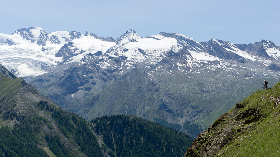 #21 Grand Paradis : du sommet de la piste vers 2400 Grand Paradis : du sommet de la piste vers 2400