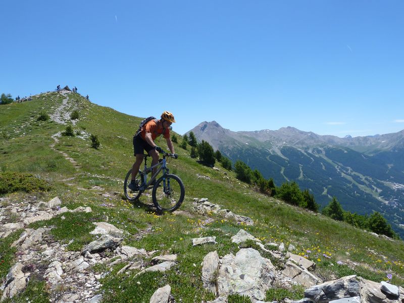 #4 Descente par la crête : Pierre se régale Descente par la crête : Pierre se régale