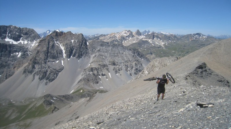 Punta Nera (sommet S) : le ded sur la crête finale