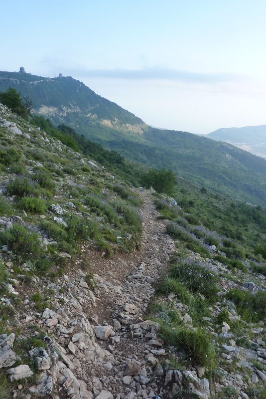 #3 Début de la descente : Pas mal de cailloux Début de la descente : Pas mal de cailloux