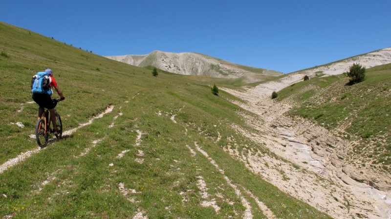 Col de Chalufy : à partir de là, c'est du grand n'importe quoi, des sentiers NR à plus de 50%