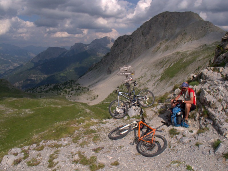 #60 Col de Bernardez : 3000 m dans les pattes, on rêve d Col de Bernardez : 3000 m dans les pattes, on rêve d'une descente sans portage !