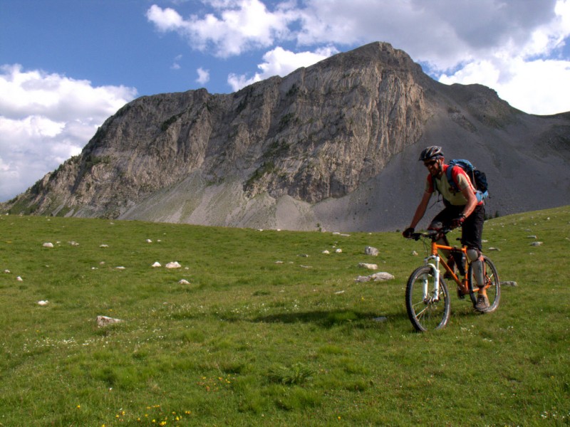 Col de Bernardez : free-ride sur GR6 ! y a qu'à suivre le balisage