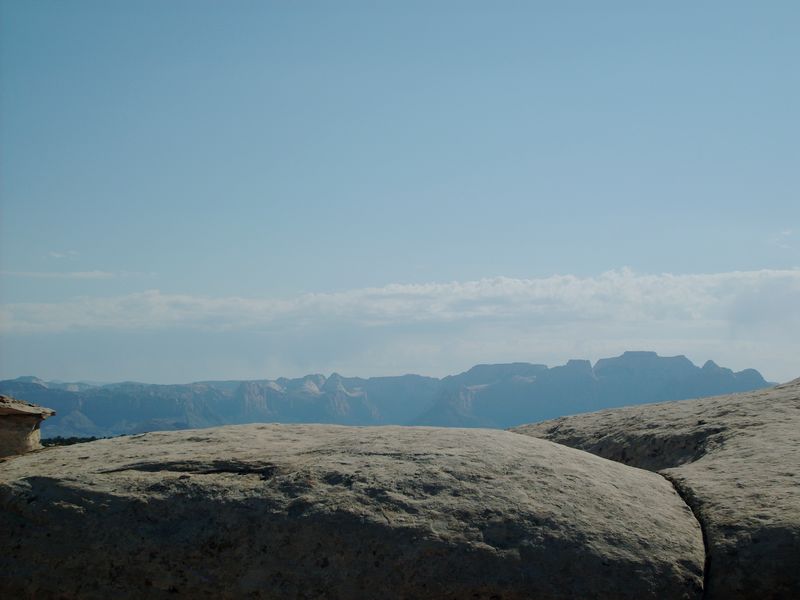 #6 Zion : Derrière les rochers, Zion, notre destination pour l Zion : Derrière les rochers, Zion, notre destination pour l'après-midi !