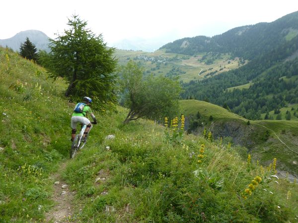 Cyril G. : descente du col de corbières sur V. Reymond