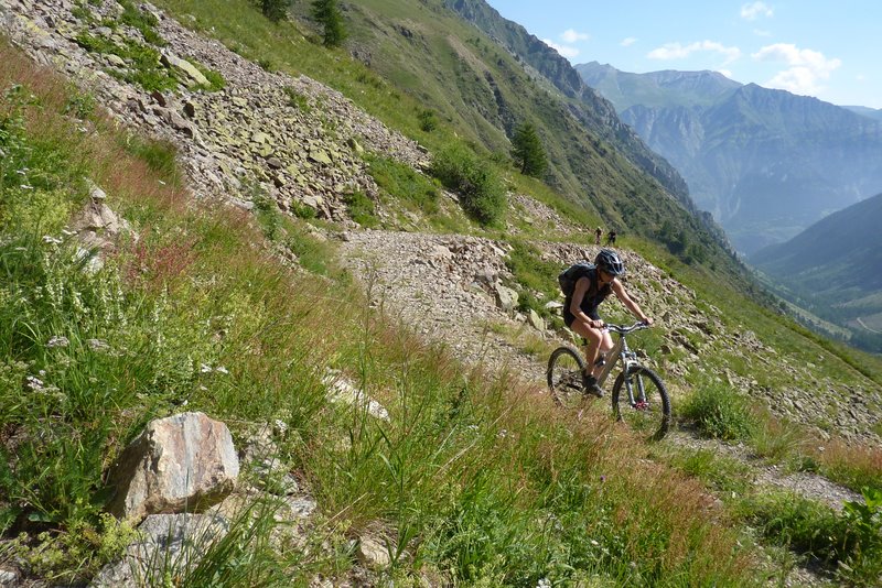 #3 La piste est encore large : Mais reste raide La piste est encore large : Mais reste raide