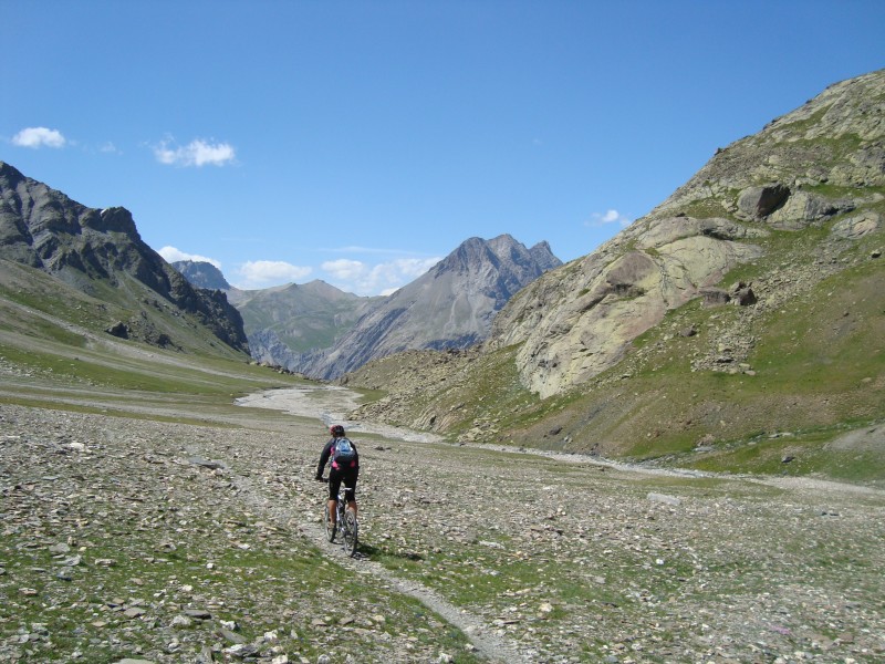 Tour de la Maniglia : La même mais en regardant vers l'Ubaye et le Péouvou