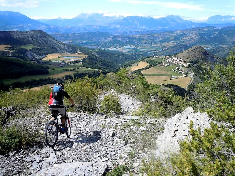 #3 Piégut : Pif- paf avec vue sur le village Piégut : Pif- paf avec vue sur le village