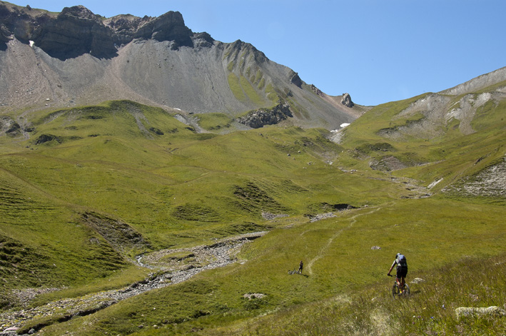 Col du Bonnet du Prêtre : Le vallon à remonter pour accéder au col