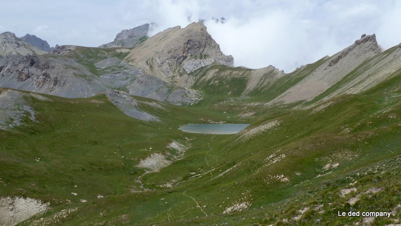 Lac de la Reculaye (Alt.2503m) : Charmante gouille au pied de la pointe Reculaye