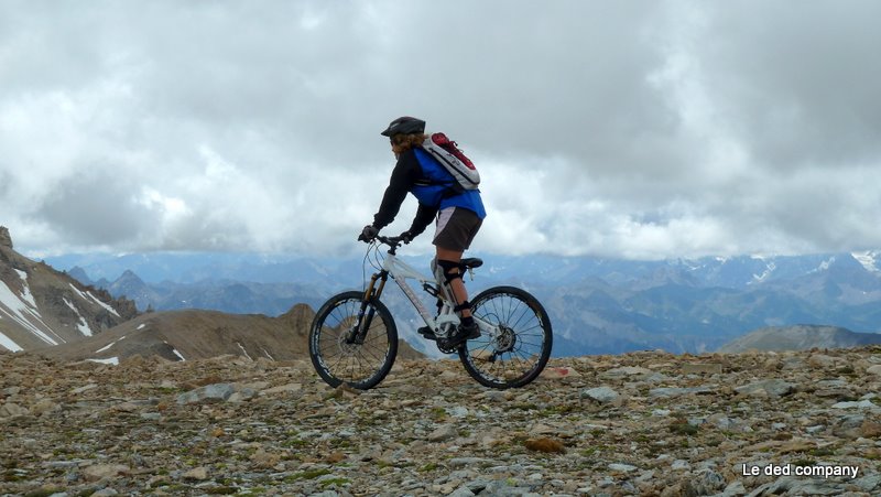 Chriss : les crêtes se roulent ainsi que "l'altiplano" local (une fois la neige fondue)