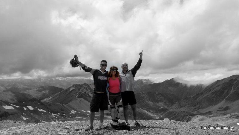 #10 Un sommet à 3152m : Bonnes têtes de vainqueur... Un sommet à 3152m : Bonnes têtes de vainqueur...