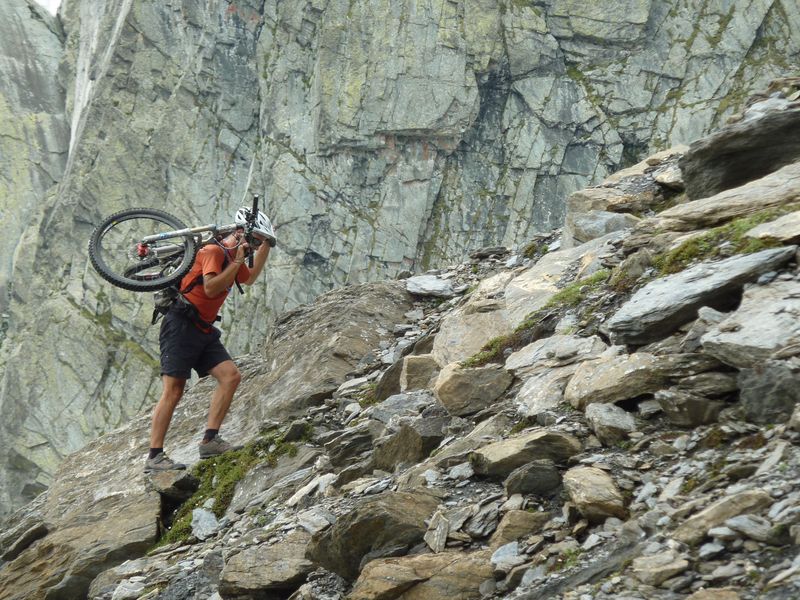 Portage : Sanfroic à l'assaut du col Valante