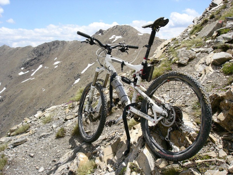 #12 Lapierre : au milieu des pierres...
sur fond de Tête de l Lapierre : au milieu des pierres...
sur fond de Tête de l'Aupet