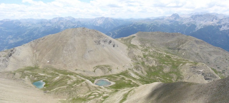 #9 Côté Ubaye : Les lacs de l Côté Ubaye : Les lacs de l'Aupillon, le Rocher des Cailles et sur la droite, la Grande Séolane