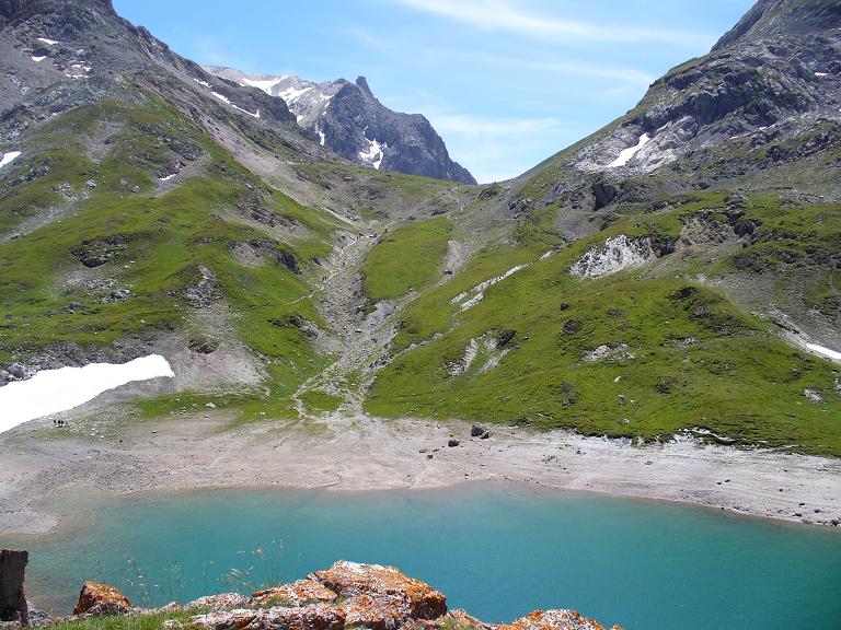 Col de la Plagnette : Vue sur le col des Cerces très fréquenté