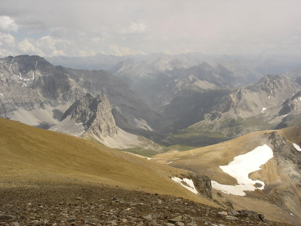 #27 Vue du ciel : la vallée étroite Vue du ciel : la vallée étroite