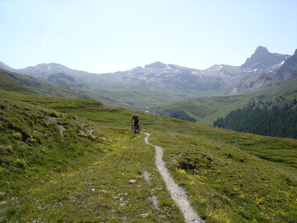 #4 Marco : le long du grand Canal, sur fond de Caramantran, Rocca Bianca et tête des Toilies Marco : le long du grand Canal, sur fond de Caramantran, Rocca Bianca et tête des Toilies