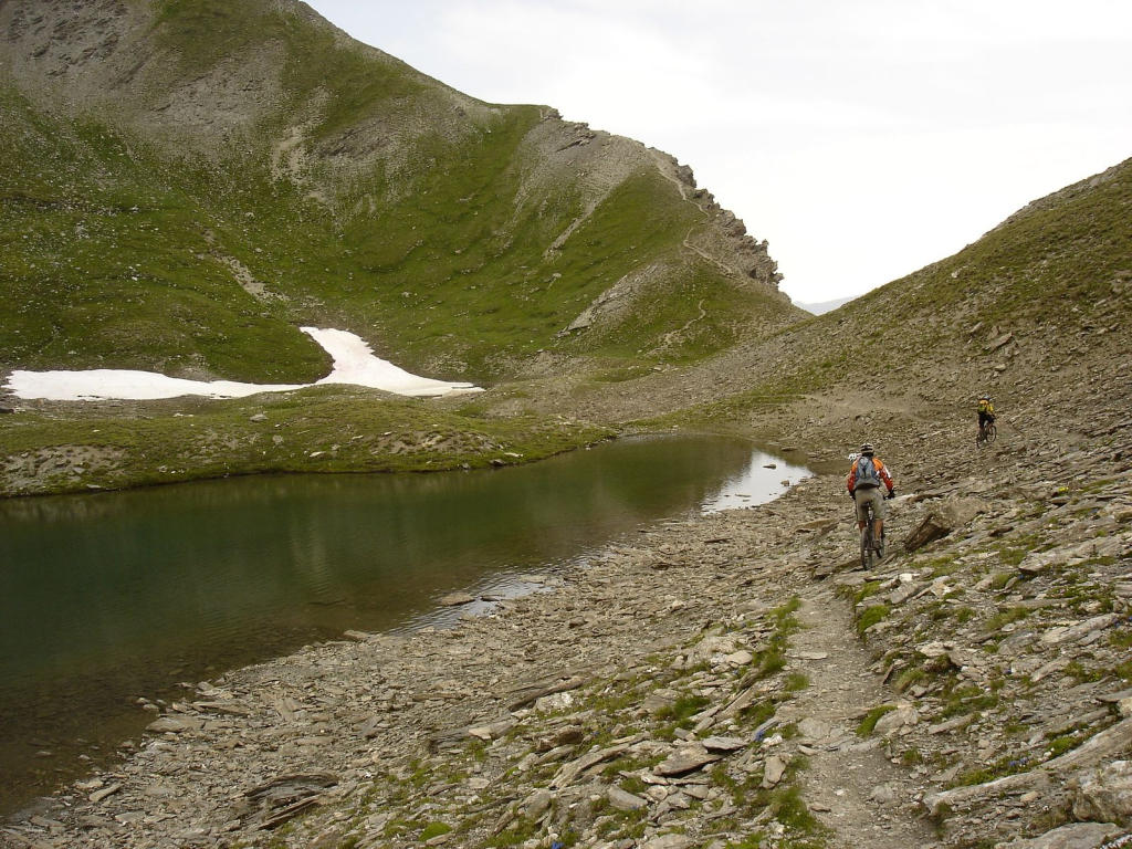 Lac de l'Eychassier : et la crête qui mène au pic de Foréant