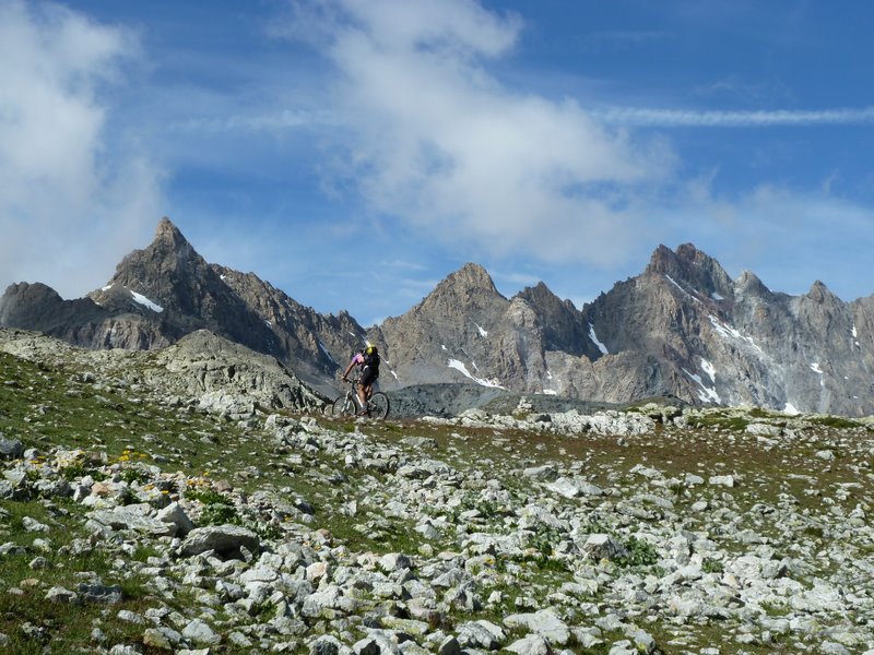 Aig. de Chambeyron : Montée face à l'Aig. de Chambeyron