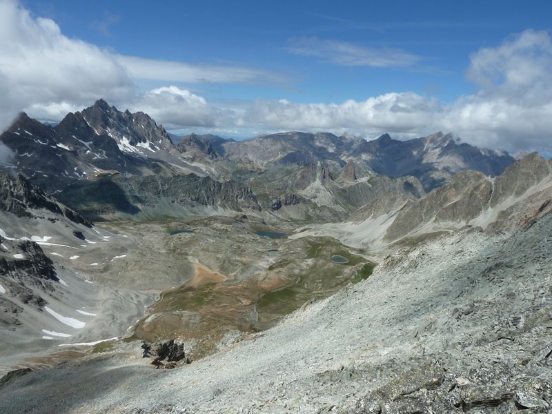 Mt de Maniglia : Vue sur le col de Roure et le Chambeyron