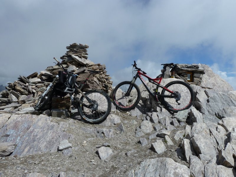 #10 Mt de Maniglia : Summit... Mt de Maniglia : Summit...