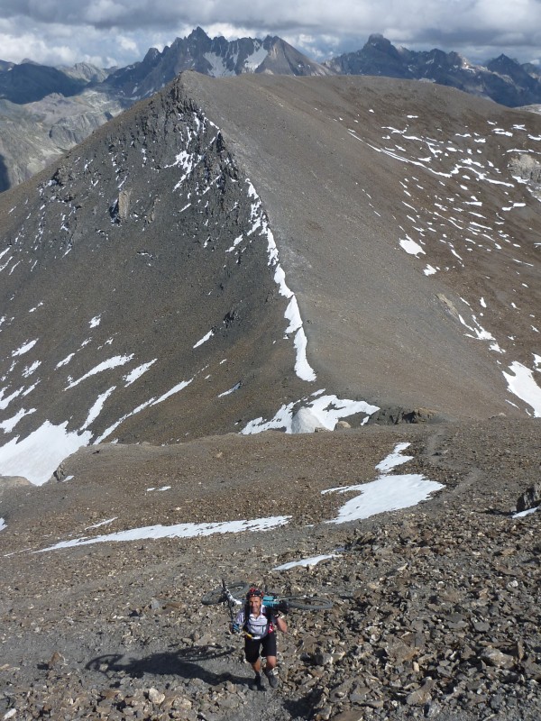 Montée à la Mortice Nord : Sur fond de Chambeyron