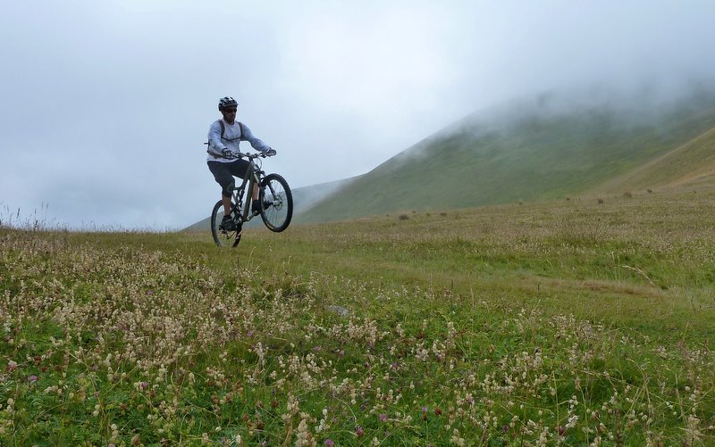 Wheeling d'Hurtières : Yihaaa, le long XC descendant vers Grenoble va pouvoir commencer