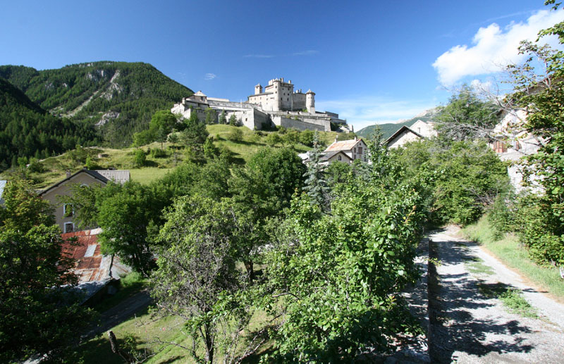 #3 Chateau Queyras : En bas, un beau chateau Chateau Queyras : En bas, un beau chateau