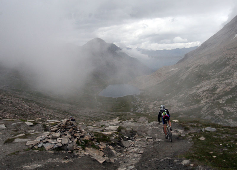 #4 Col vieux : Descente en sortant du brouillard Col vieux : Descente en sortant du brouillard