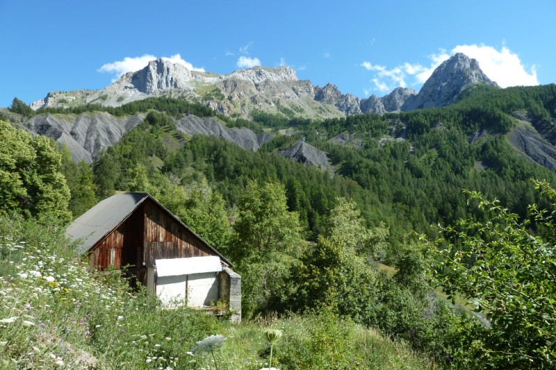 #2 Cabane des Alaris : Voilà la descente... enfin d Cabane des Alaris : Voilà la descente... enfin d'abord un peu de balcon traversant!