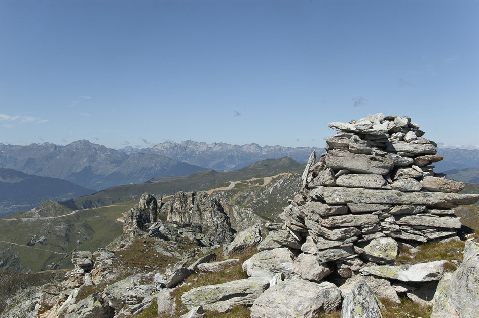 Pointe du Tougne : Au fond "l'aplagnissement" de la montagne. Bientôt on n'aura même plus besoin d'apprendre à tourner !!