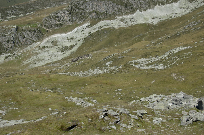 Pointe de la Vélière : Les grandes pentes permettant de descendre de la pointe de la Vélière sur les ruines de la bergerie du Toune.