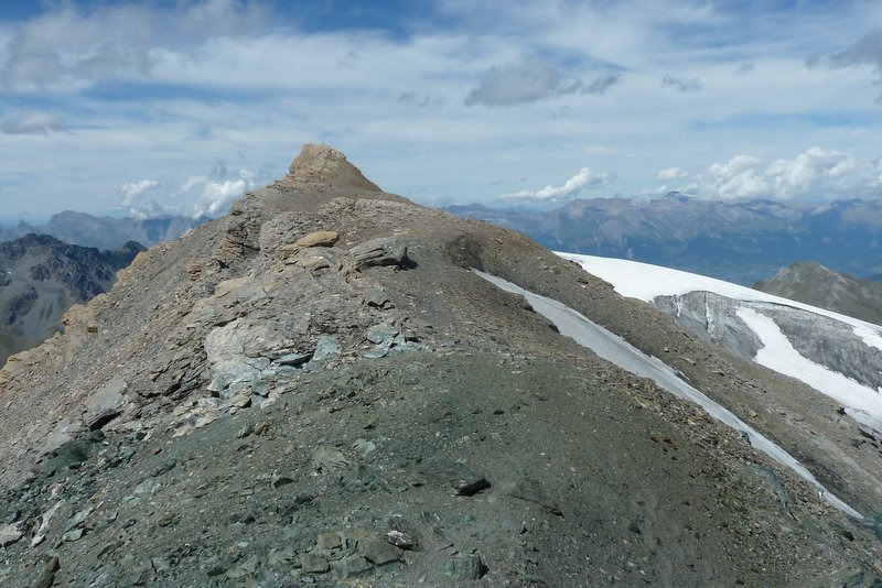 Pte de Vouasson : l'arête assez roulable à part un ressaut rocheux