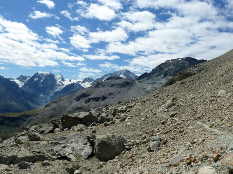 Cab, Aig. Rouges : Sentier d'accès à la cabane