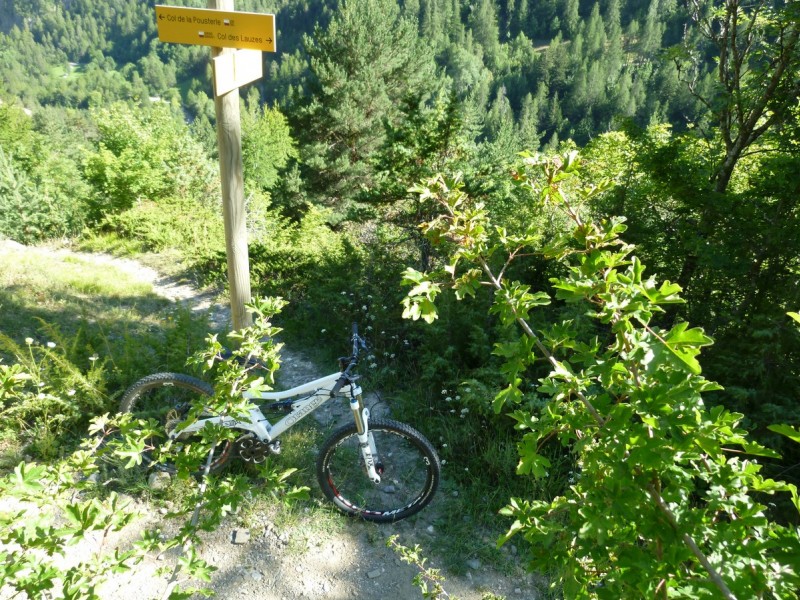 #8 intersection : c intersection : c'est à gauche direction l'Argentière