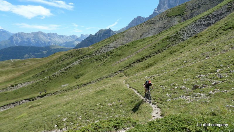 Fontra : Courte section de roulage sous le col de l'Aiguille