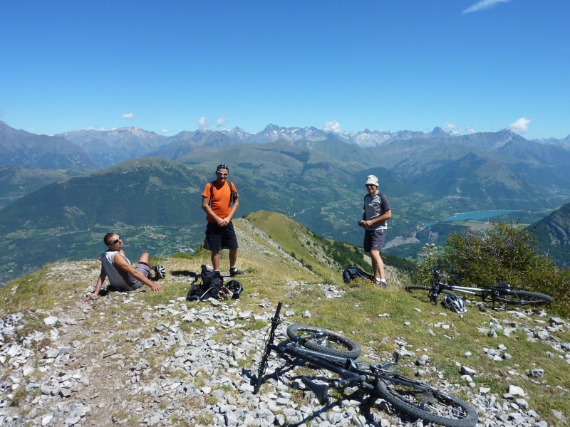 Les mangeurs de fougasse : apprécient le paysage