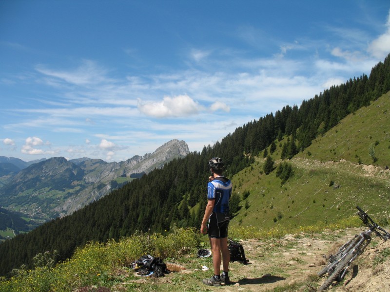 #6 Lac d Lac d'Arvouin : Pause casse-croute et pchiiiit fait la chambre à air