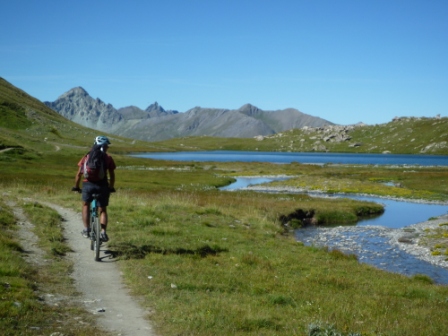 Lac Egorgéou : descente du col Vieux