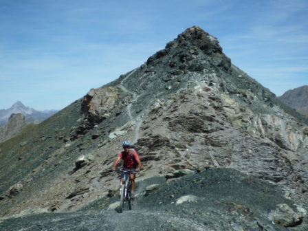 En allant vers Rocca Bianca : petite descente