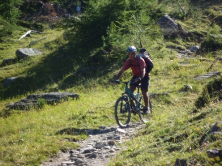 #16 Descente du col Vieux : en dessous des lacs Descente du col Vieux : en dessous des lacs