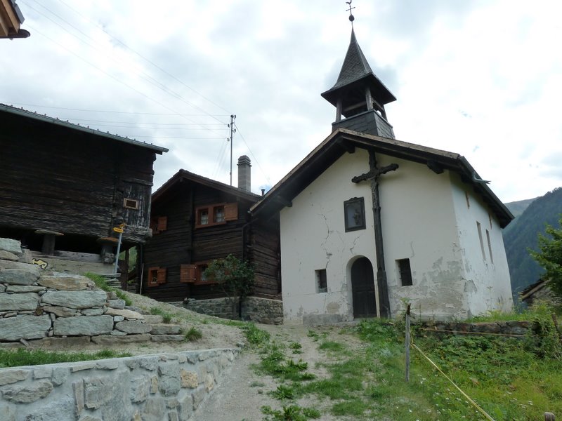 #8 Liez : Eglise de Liez et raccard/mazot hérensard Liez : Eglise de Liez et raccard/mazot hérensard